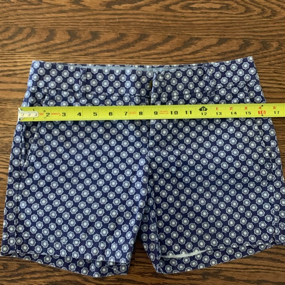 BLUE AND WHITE PRINT SHORTS - Picture 6 of 6